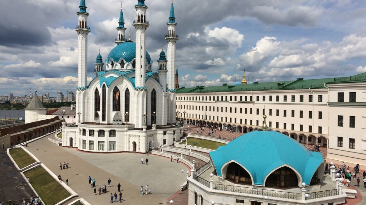 Мэр Казани поздравил жителей столицы с Днем города банк