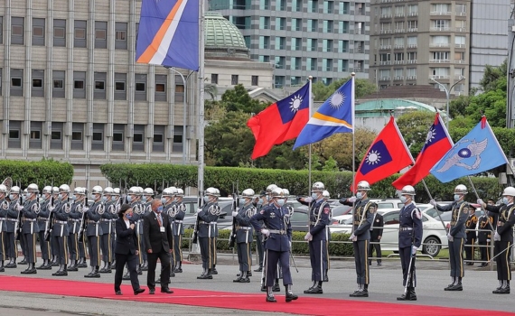 Дудаков: Трамп временно приостановил прямые поставки траншей оружия на Тайвань Дудаков: Трамп временно приостановил прямые поставки траншей оружия на Тайвань